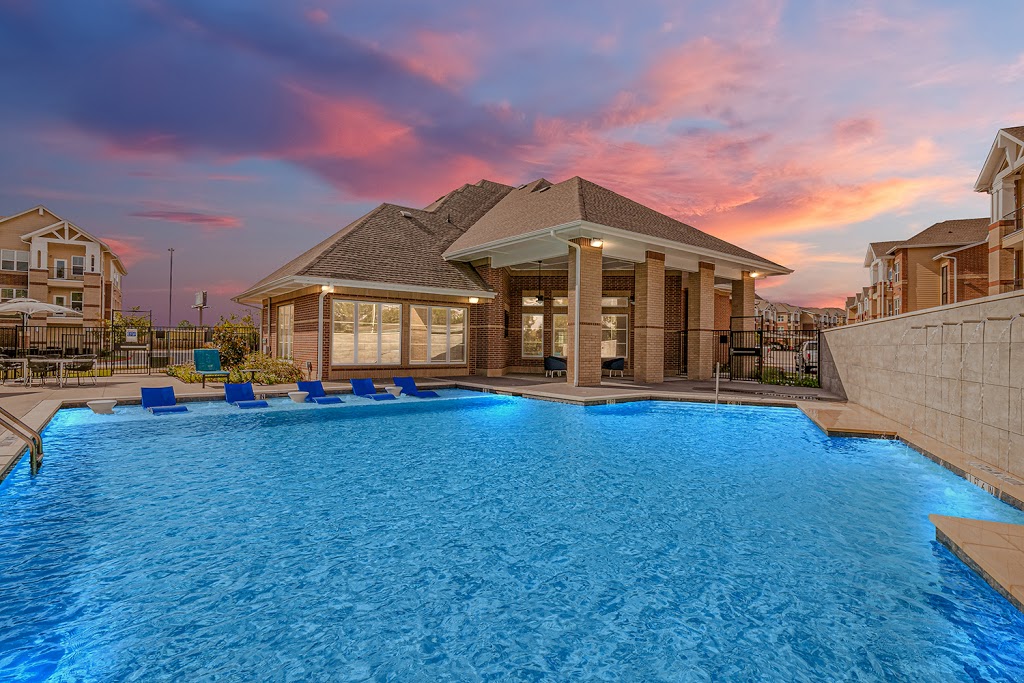 Winding Creek at The Preserve Apartments | 2250 Sara Jane Pkwy, Grand Prairie, TX 75052, USA | Phone: (972) 954-4433