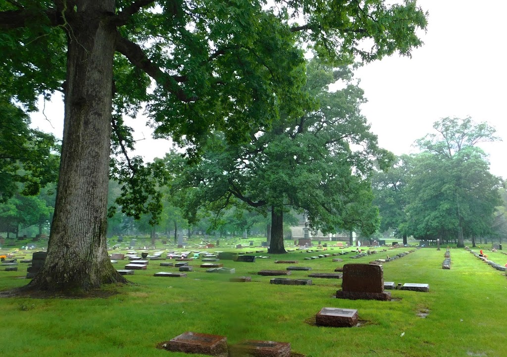 Catholic Cemetery | 3500 Lake Ave, Fort Wayne, IN 46805, USA | Phone: (260) 426-2044