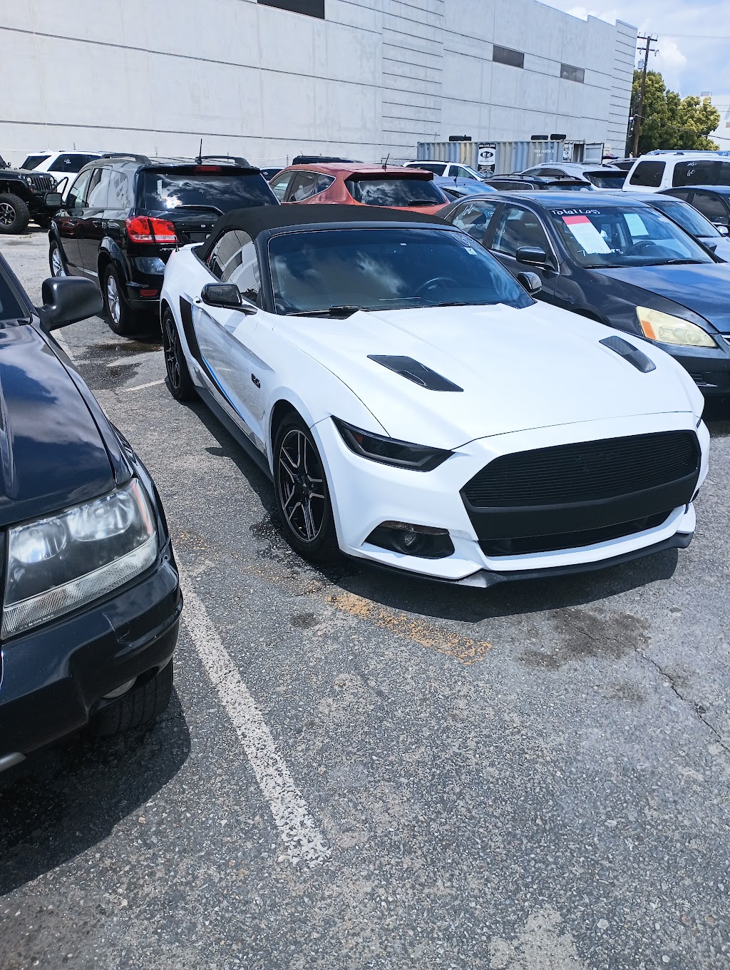 SoCal Auto Auctions | 17050 Foothill Blvd Suite A, Fontana, CA 92335, USA | Phone: (909) 930-1887