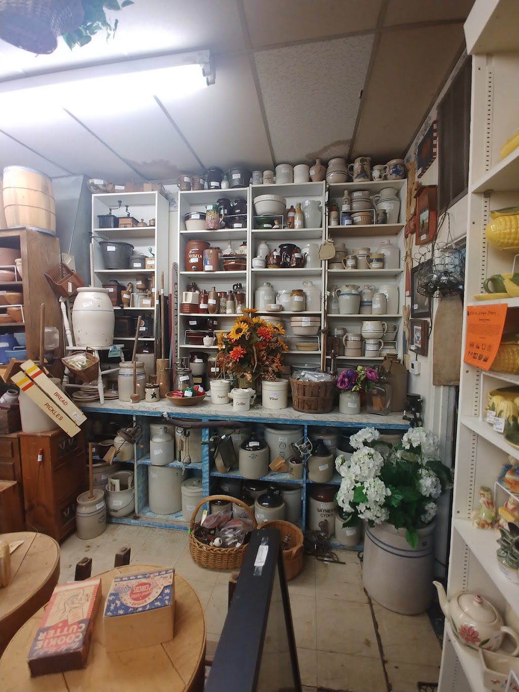 Echo Cottage Antique Mall | 422 Voss Ave, Odem, TX 78370, USA | Phone: (361) 368-2994