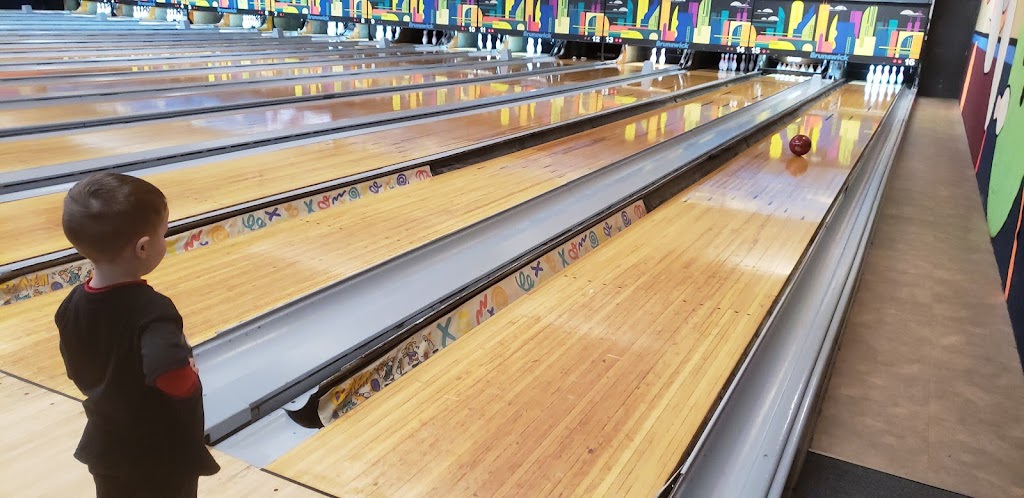 Starlite Lanes | 900 W Kansas Ave, McPherson, KS 67460, USA | Phone: (620) 480-2956