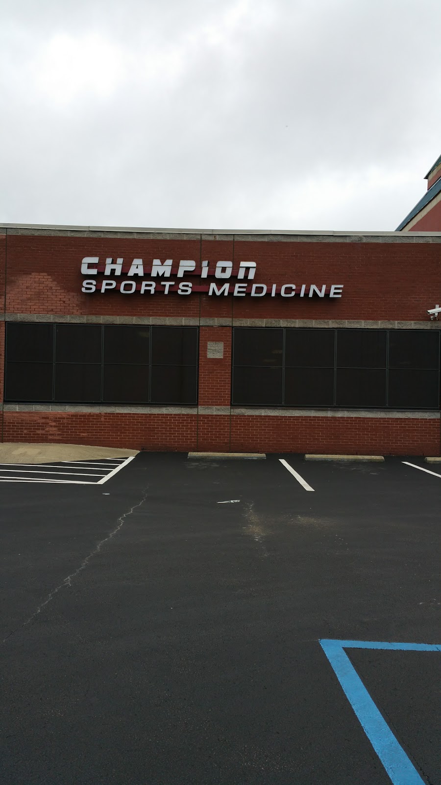 Champion Sports Medicine in affiliation with Grandview Health | 592 Fieldstown Road Suite 114 & 116, 592 Fieldstown Rd, Gardendale, AL 35071, USA | Phone: (205) 608-3606