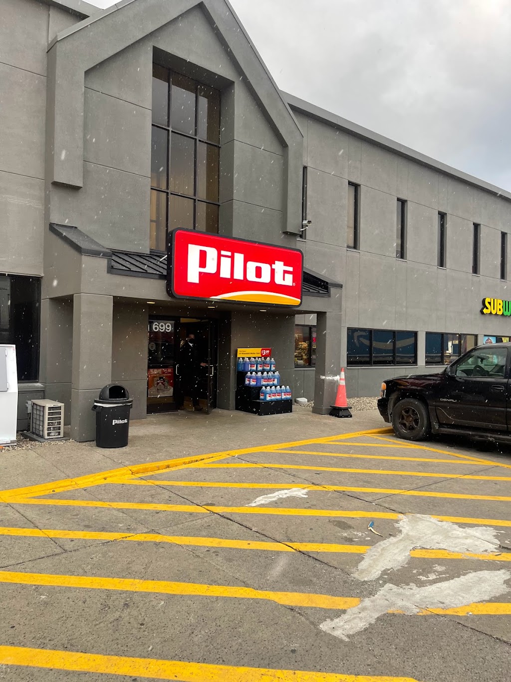 Pilot Travel Center | 699 IL-203, East St Louis, IL 62201, USA | Phone: (618) 875-5800