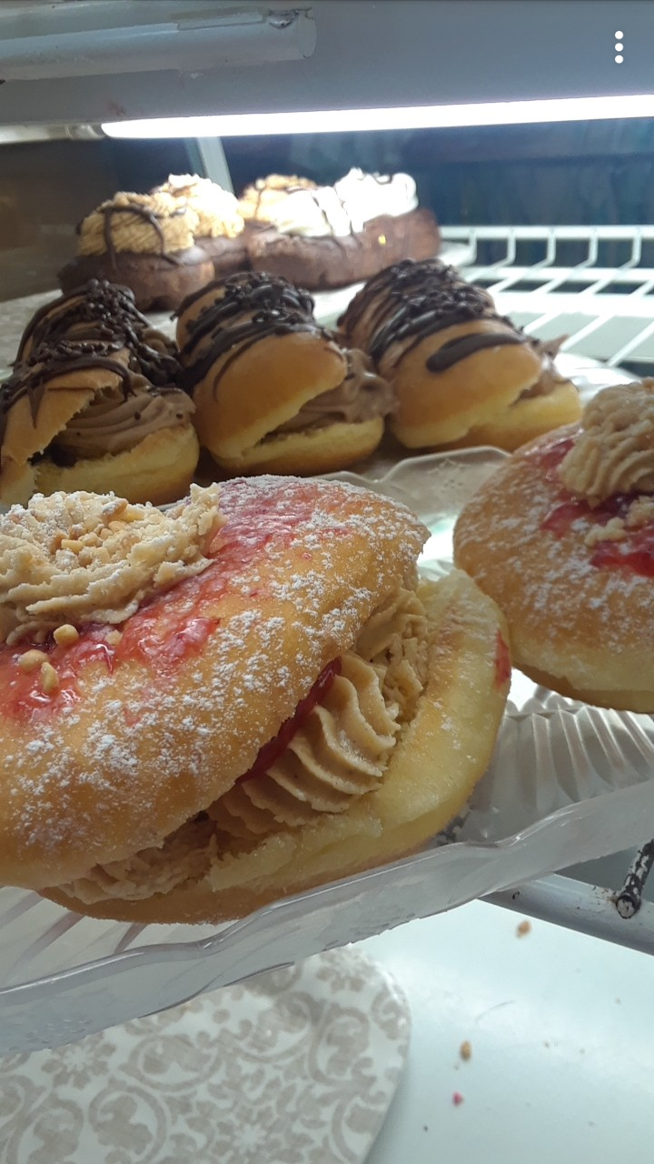 Willies Donuts | 23055 21 Mile Rd, Macomb, MI 48042, USA | Phone: (586) 949-8755