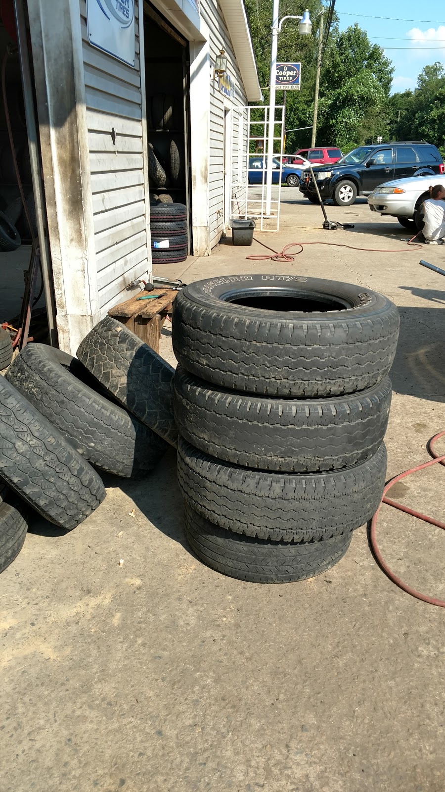 Lynns Tire Barn | 1444 W Harrison St, Reidsville, NC 27320, USA | Phone: (336) 342-2541