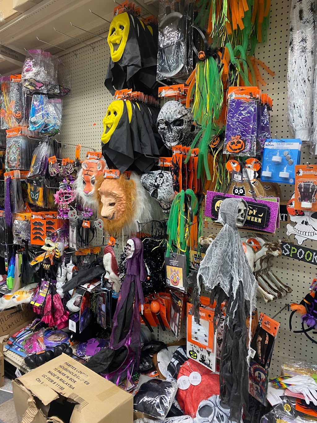 Red Tag Discount Warehouse | 12322 Long Beach Blvd, Lynwood, CA 90262, USA | Phone: (310) 637-7311
