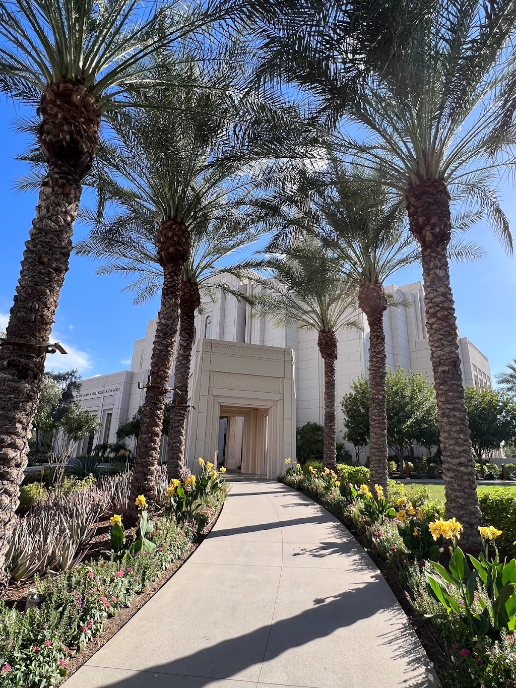 Gilbert Arizona Temple | 3301 S Greenfield Rd, Gilbert, AZ 85297, USA | Phone: (480) 822-5000