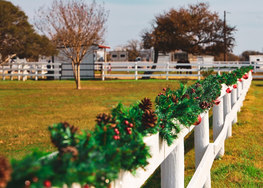 White Fences Equestrian Center | 10908 Jones Rd, Manor, TX 78653 | Phone: (512) 865-8281