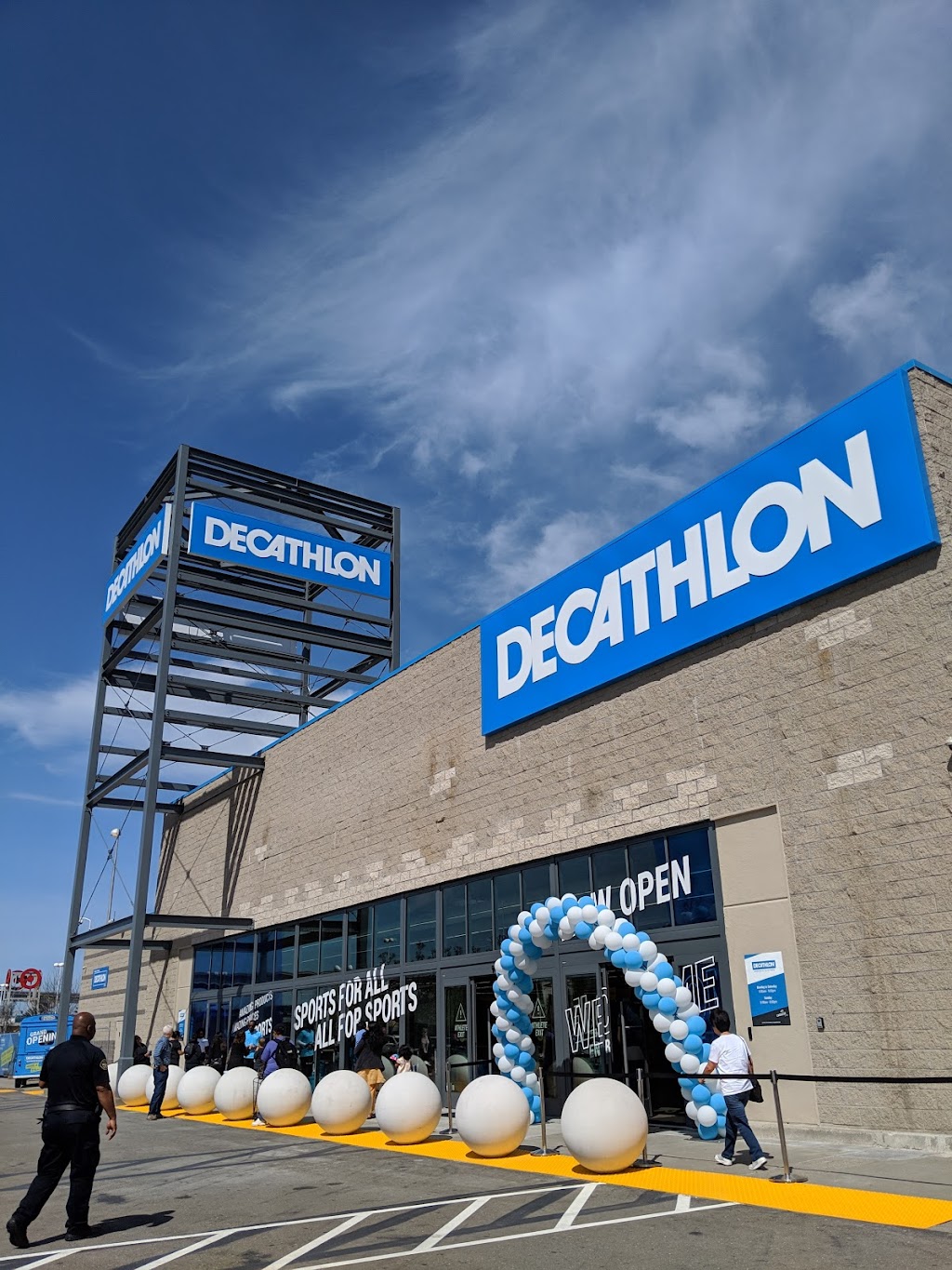 Decathlon Sporting Goods | 3938 Horton St, Emeryville, CA 94608, USA | Phone: (510) 210-1036