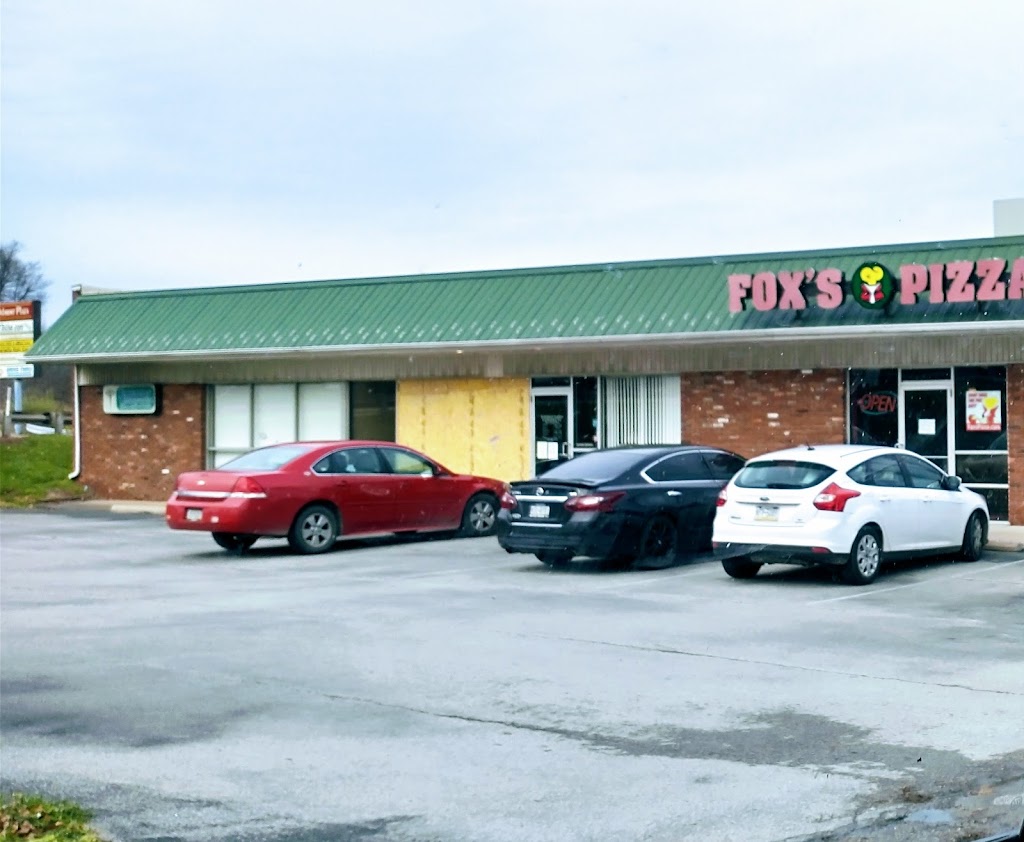 Foxs Pizza Den | 76 Greensburg St, Delmont, PA 15626 | Phone: (724) 468-3300