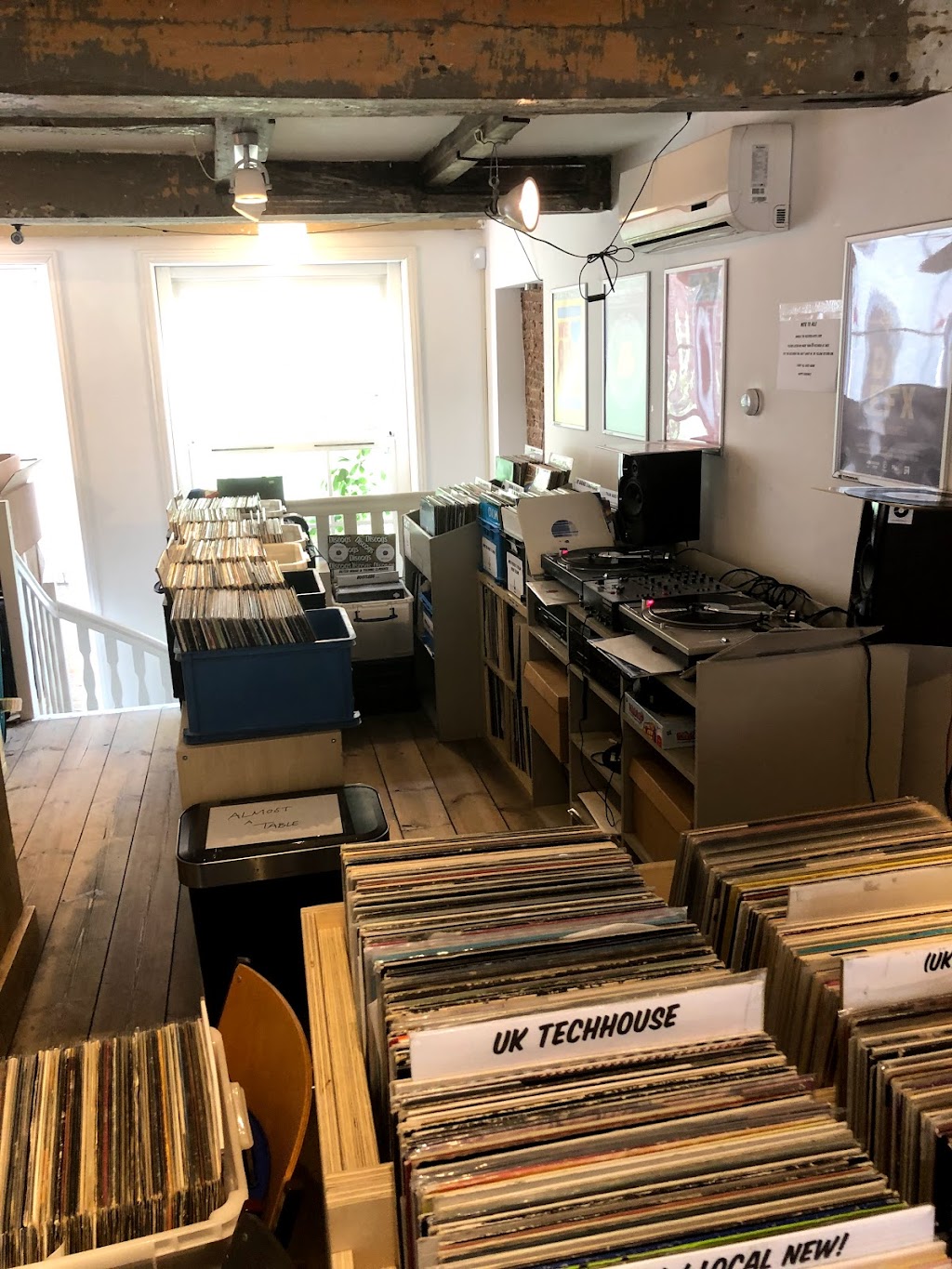 KILLACUTZ Records Amsterdam | Nieuwe Nieuwstraat 21-hs, 1012 NG Amsterdam, Netherlands | Phone: 020 223 0342