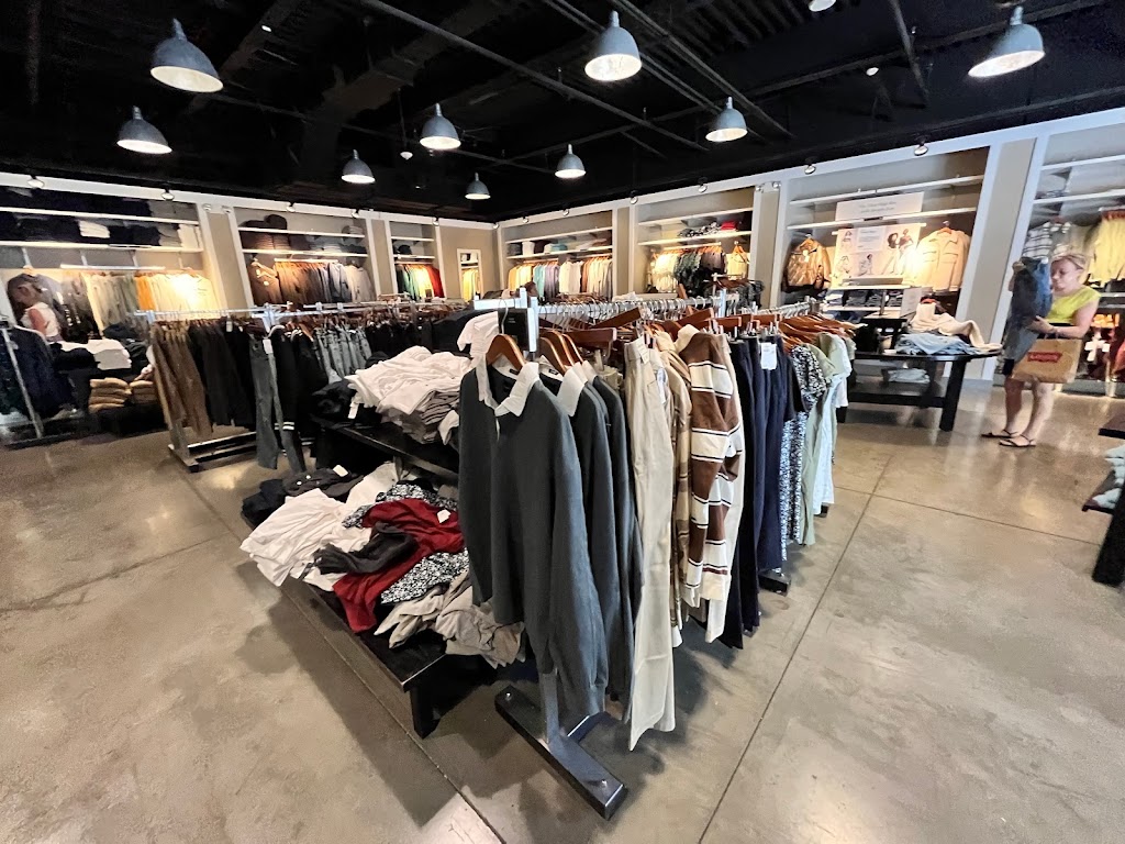 Abercrombie & Fitch | 2788 Livermore Outlets Dr, Livermore, CA 94551 | Phone: (925) 447-0589
