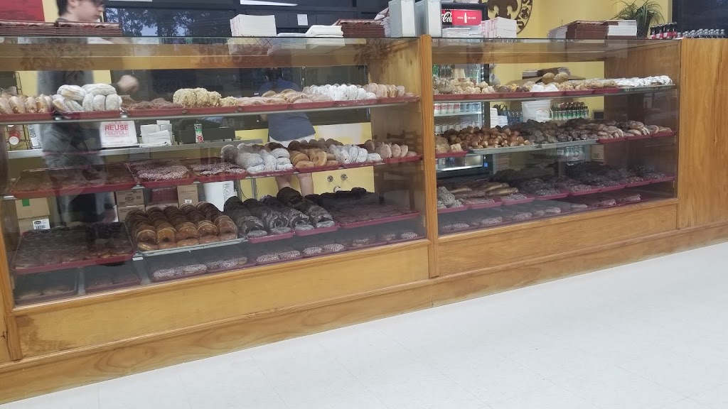 Donut King | 1660 Girod St, Mandeville, LA 70448, USA | Phone: (985) 951-8531