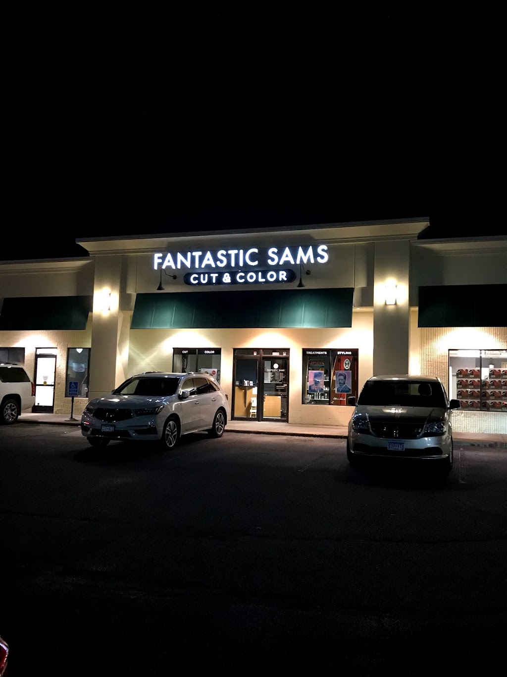 Fantastic Sams Cut & Color | 3130 Century Ave N, Mahtomedi, MN 55115, USA | Phone: (651) 770-1449