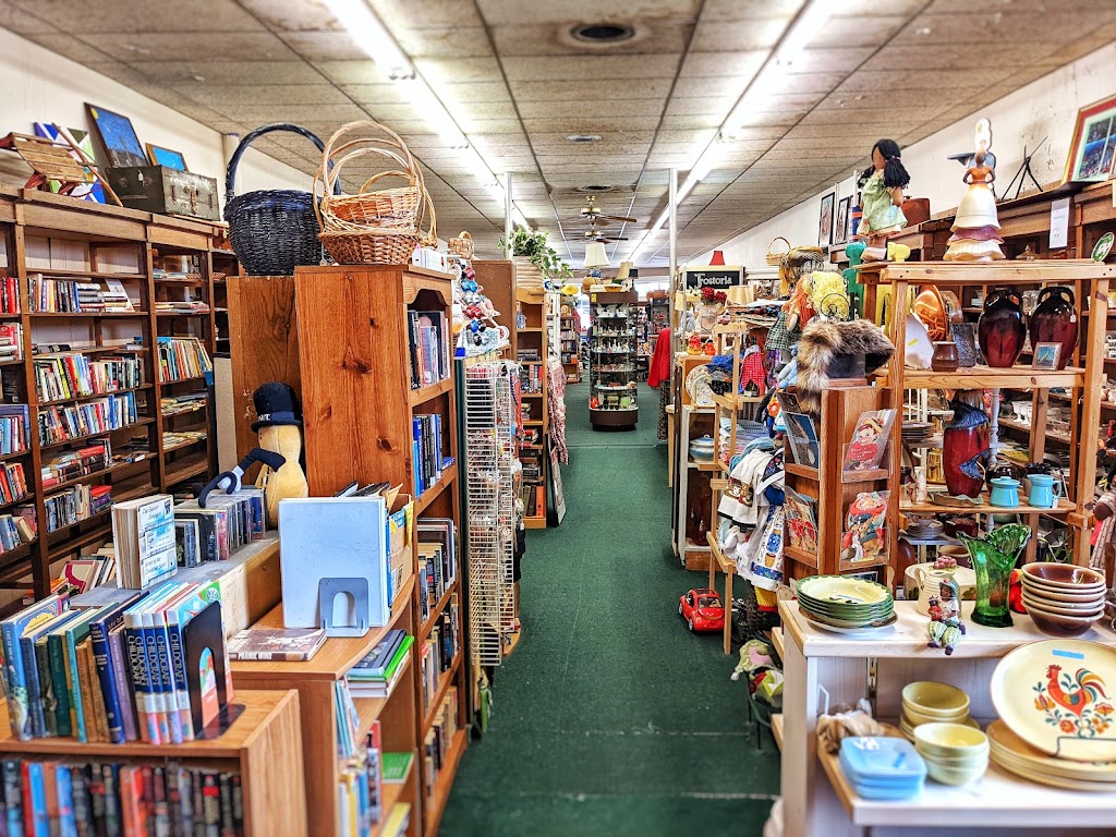 Treasures and Books | 114 W Oklahoma Ave, Guthrie, OK 73044, USA | Phone: (405) 282-8101