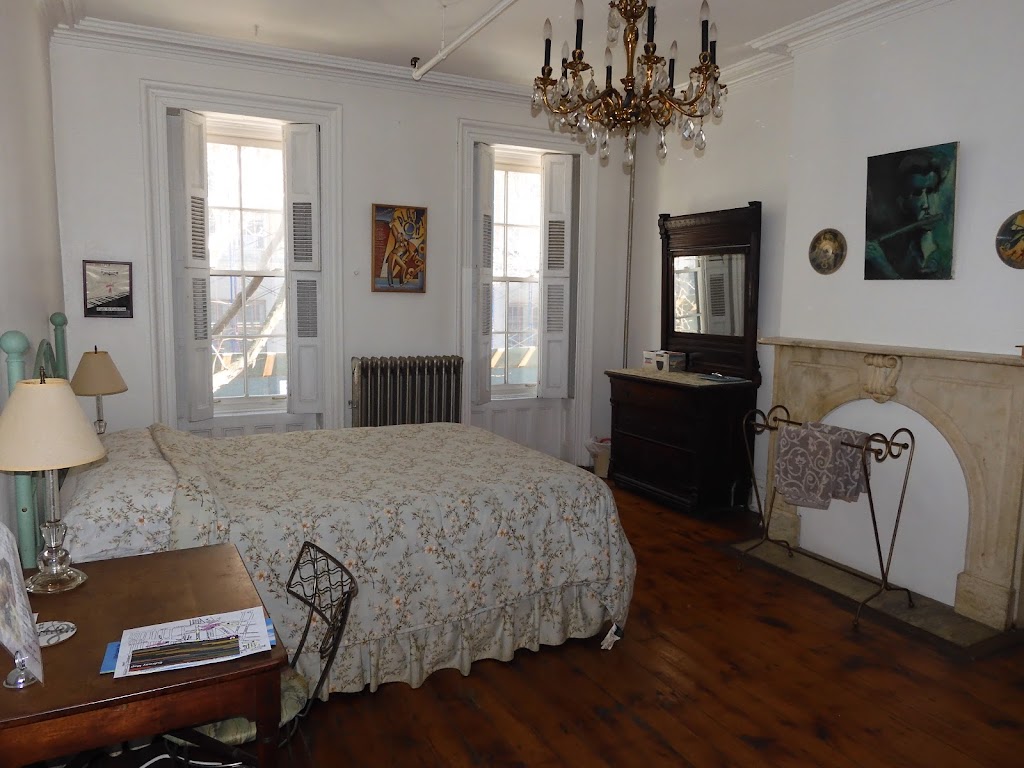 Regina’s New York Bed and Breakfast | 16 Fort Greene Pl, Brooklyn, NY 11217, USA | Phone: (718) 834-9253