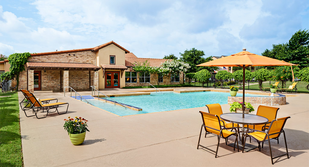 Courtyards at Kirnwood Apartment Homes | 2600 Bolton Boone Dr, DeSoto, TX 75115, USA | Phone: (833) 441-1394