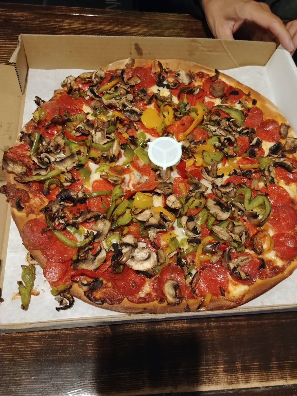 Gondola Pizza | 15840 Imperial Hwy., La Mirada, CA 90638, USA | Phone: (562) 943-8840