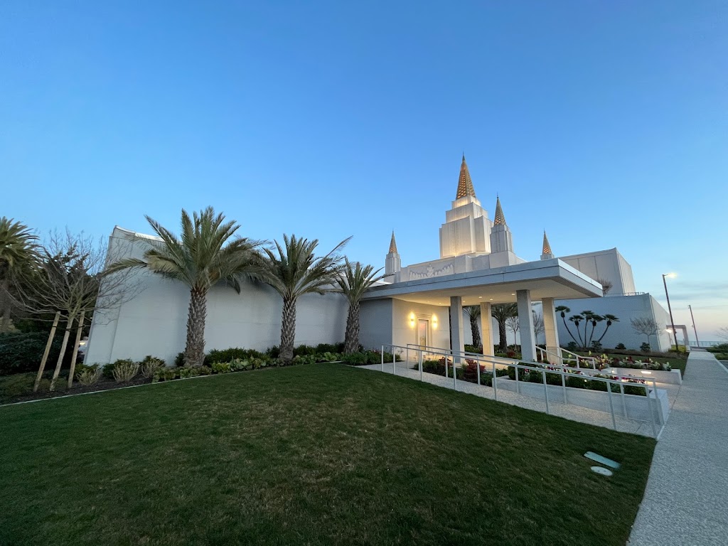 Oakland Temple Hill Parking North Entrance | 4780 Lincoln Ave, Oakland, CA 94602, USA | Phone: (510) 328-0044