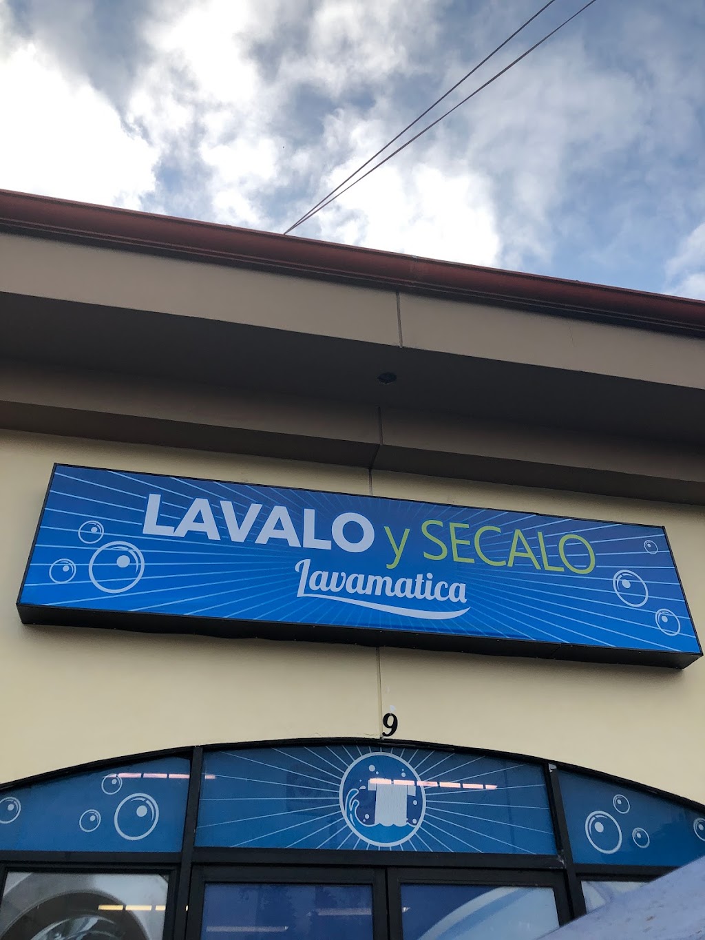 Lavamatica Lavalo y Secalo | Colina de la escondida 12279, Av. Colina de la Escondida 22194-9, Residencial Agua Caliente, 22030 Tijuana, B.C., Mexico | Phone: 664 975 7075