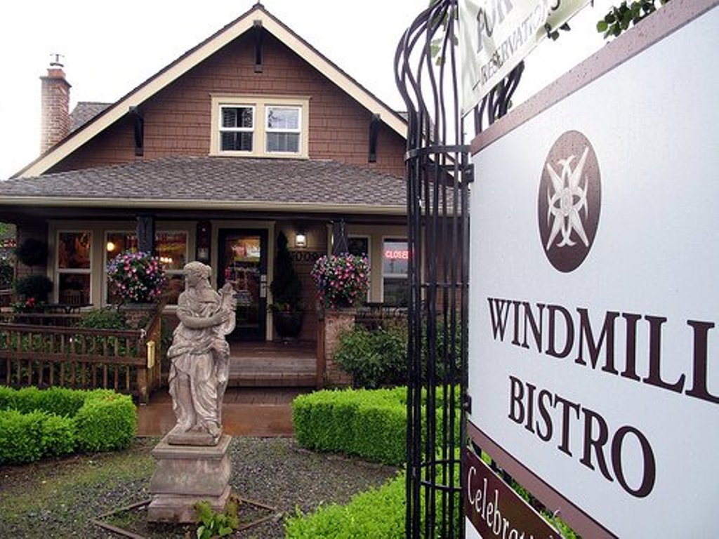 The Windmill Bistro | 16009 60th St E a, Sumner, WA 98390, USA | Phone: (253) 826-7897