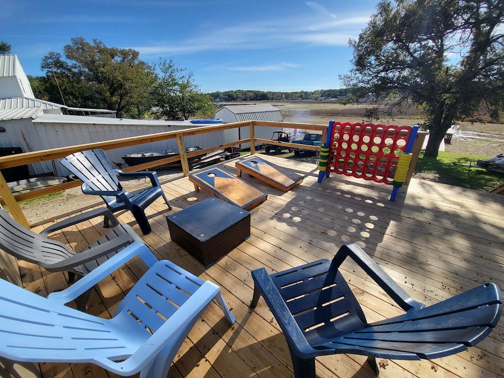 Waterfront lake cottage, beautiful deck and dock. | 1065 Sandpiper Cir, Kemp, TX 75143, USA | Phone: (804) 539-2212