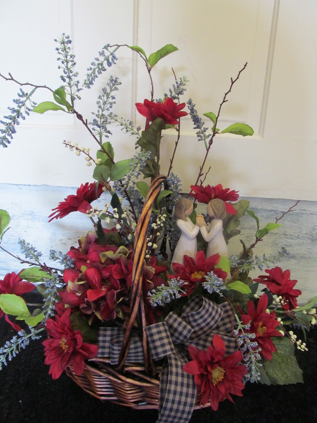 Ravenna Florist & Greenhouse | 408 Main St, Ravenna, KY 40472, USA | Phone: (606) 723-2175