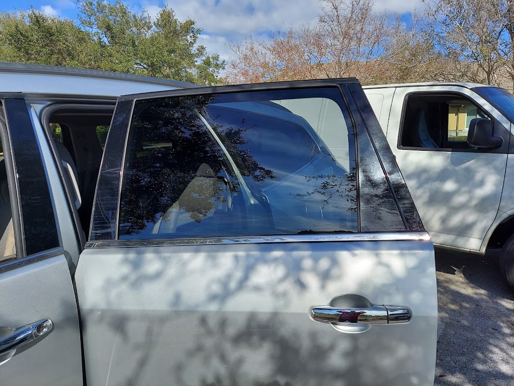 Starzz Auto Glass LLC | 4994 Trott Cir unit #14, North Port, FL 34287, USA | Phone: (941) 405-7180