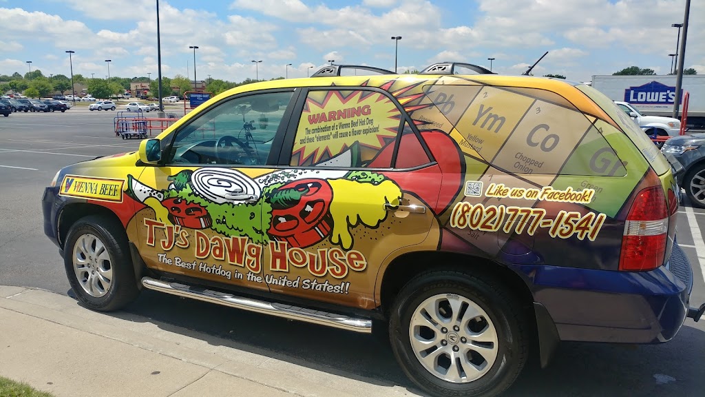 TJs Dawg House | Outside the Lowes Home Improvement Store, 501 S Plano Rd, Richardson, TX 75081, USA | Phone: (802) 777-1541