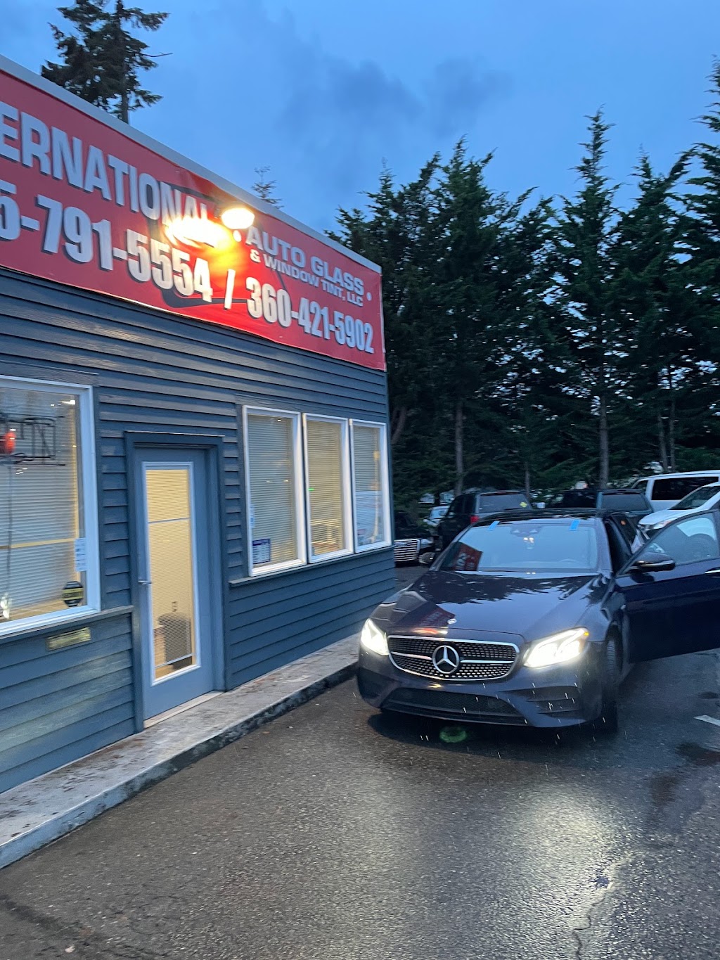 International Auto Glass & Window Tint LLC. | 23125 Hwy 99 unit A, Edmonds, WA 98026, USA | Phone: (425) 678-8950