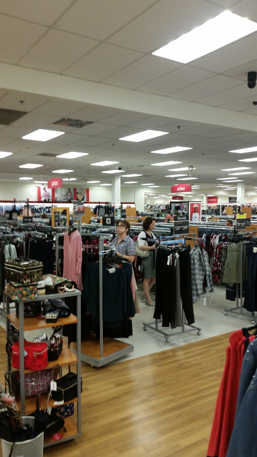 T.J. Maxx | 425 Central Ave, Hartsdale, NY 10530, USA | Phone: (914) 682-5969