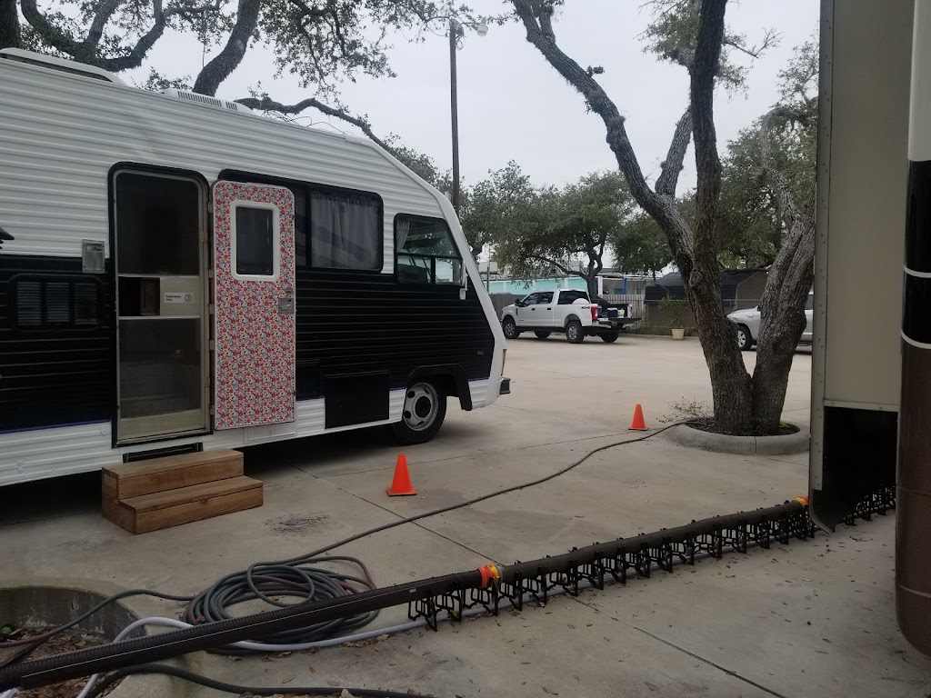 Rockport Central RV Park | 1809 Percival Ave, Rockport, TX 78382, USA | Phone: (361) 229-3955