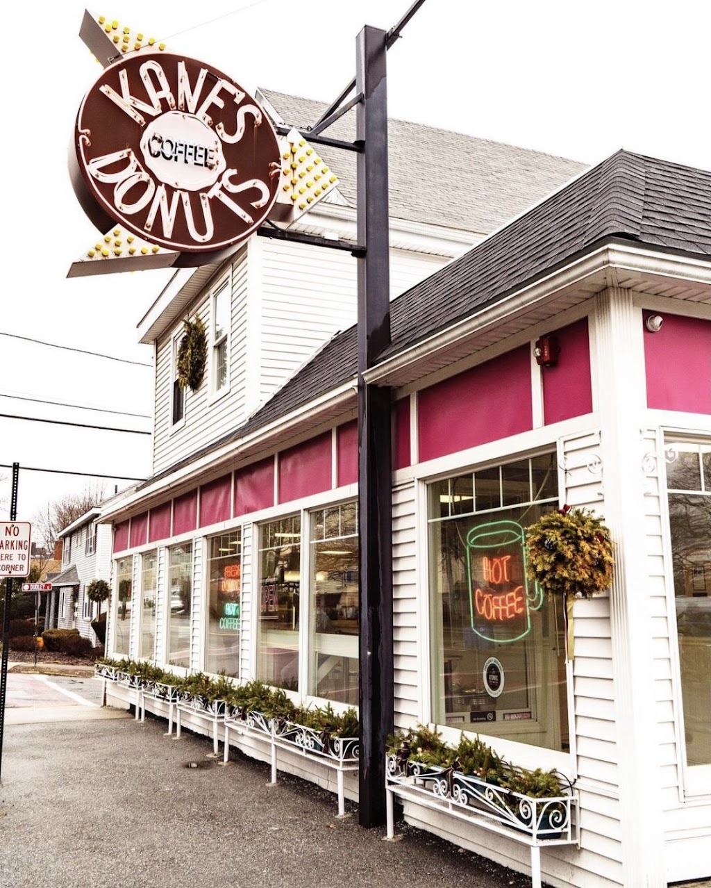 Kanes Donuts-Lincoln Avenue | 120 Lincoln Ave, Saugus, MA 01906, USA | Phone: (781) 233-8499