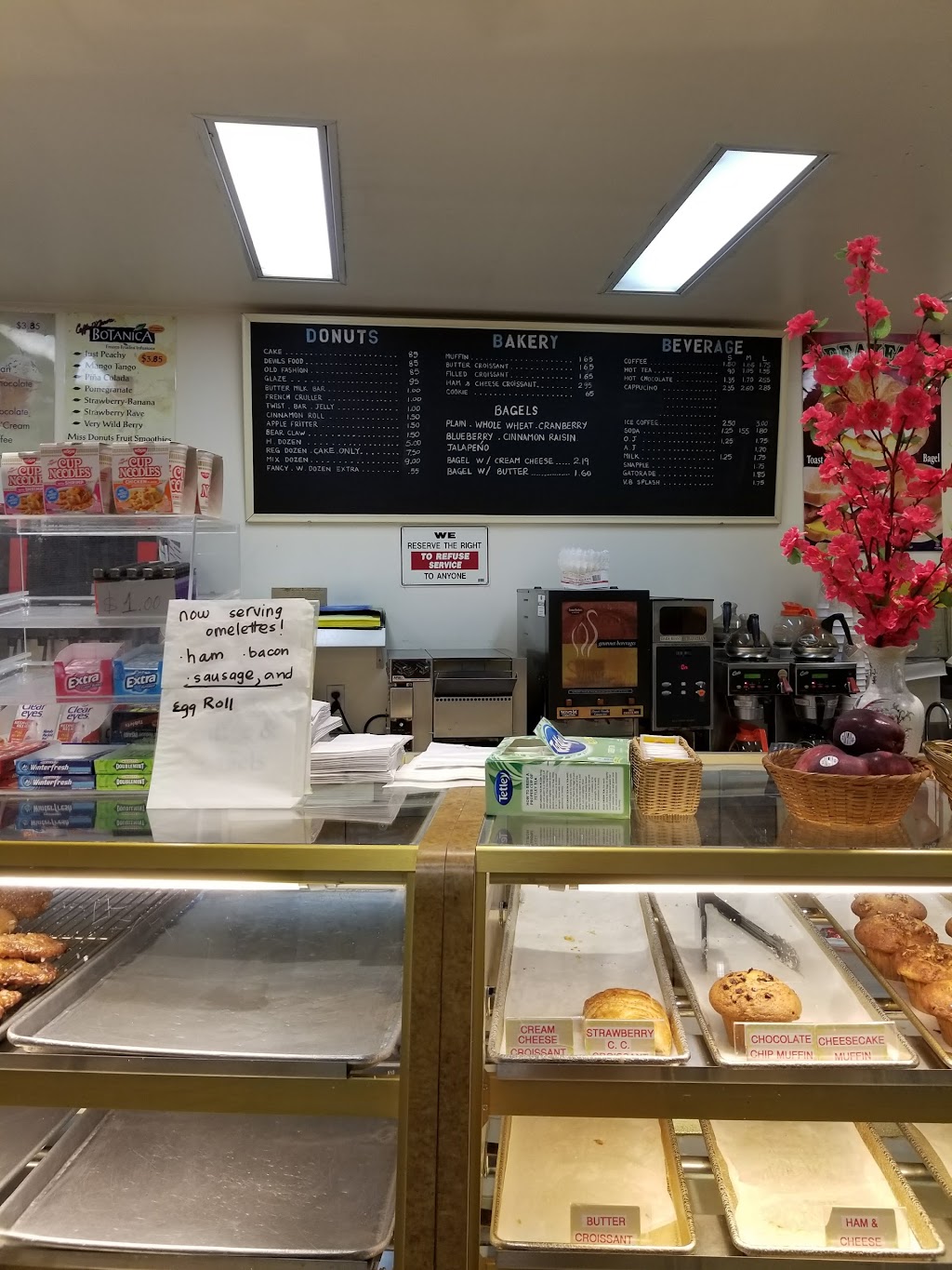 Miss Donuts | 1835 E 4th St, Ontario, CA 91764, USA | Phone: (909) 983-5522