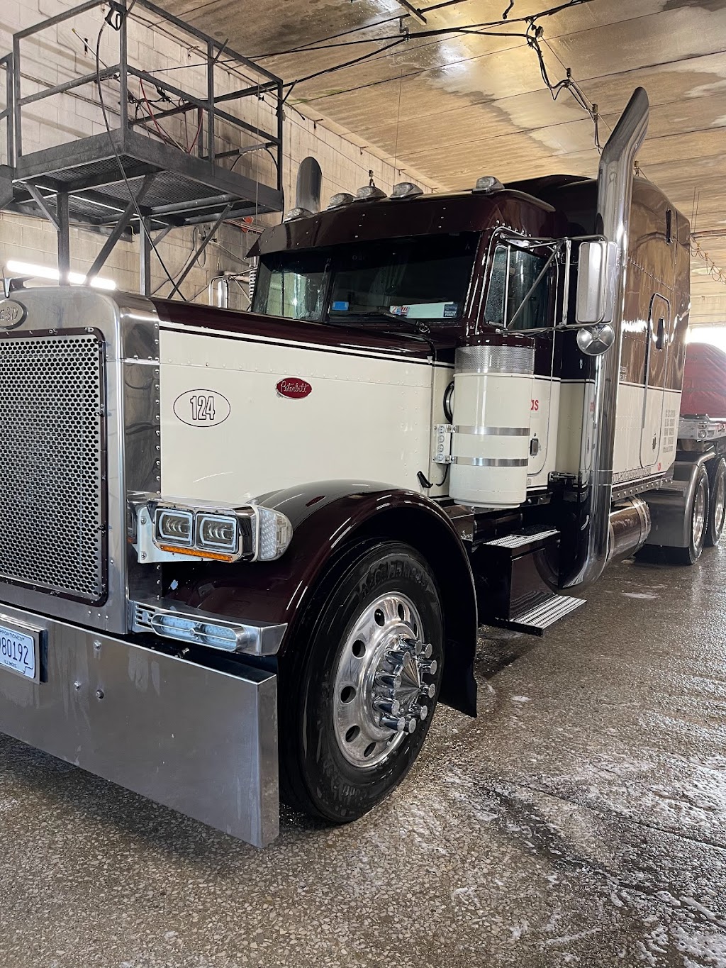 XVIII Wheelers Truck Wash - Troy, IL | 2160 Liebler Dr, Troy, IL 62294, USA | Phone: (618) 667-7667