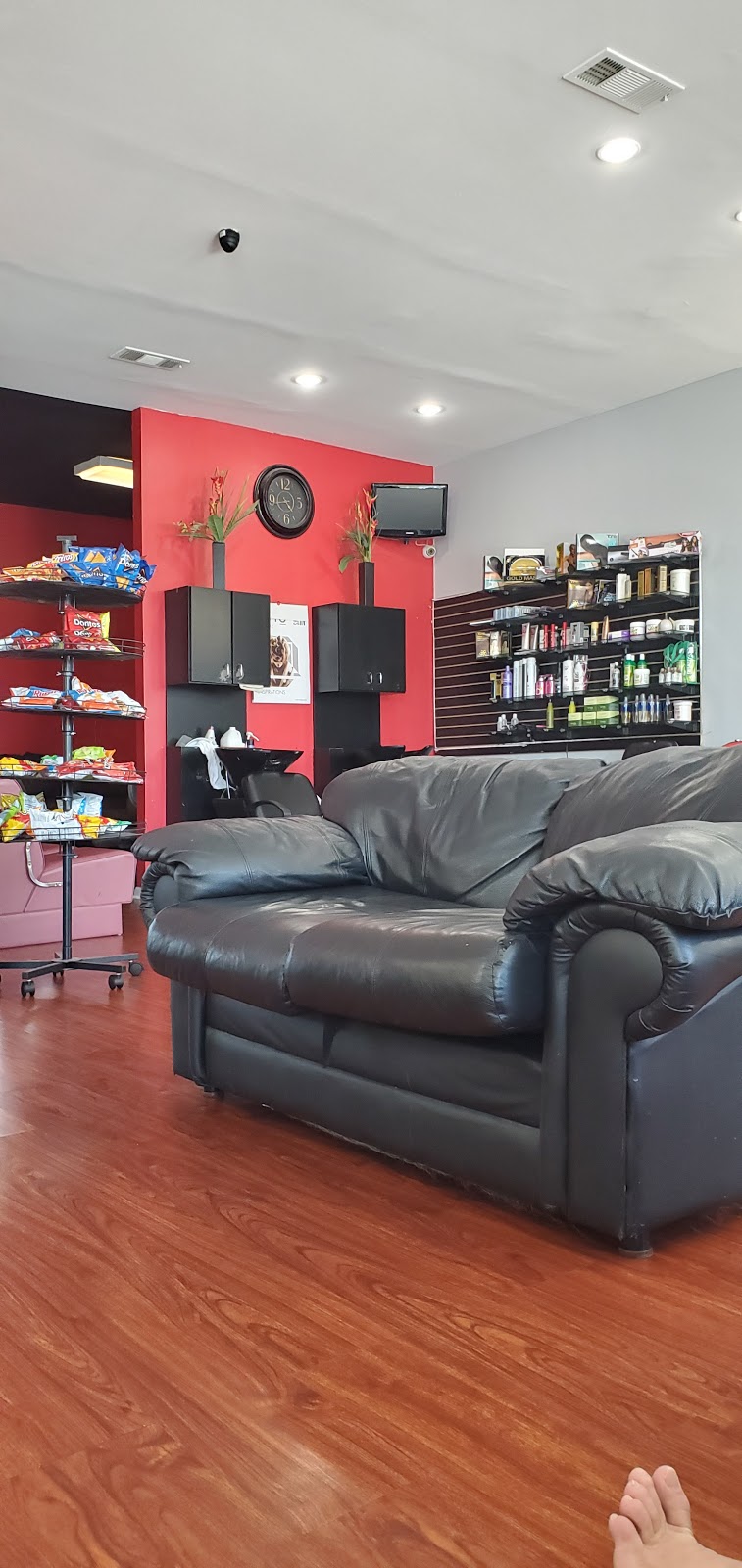 Rizzos Hair Salon And Barbershop | 199 E Crogan St c, Lawrenceville, GA 30046, USA | Phone: (678) 376-1888