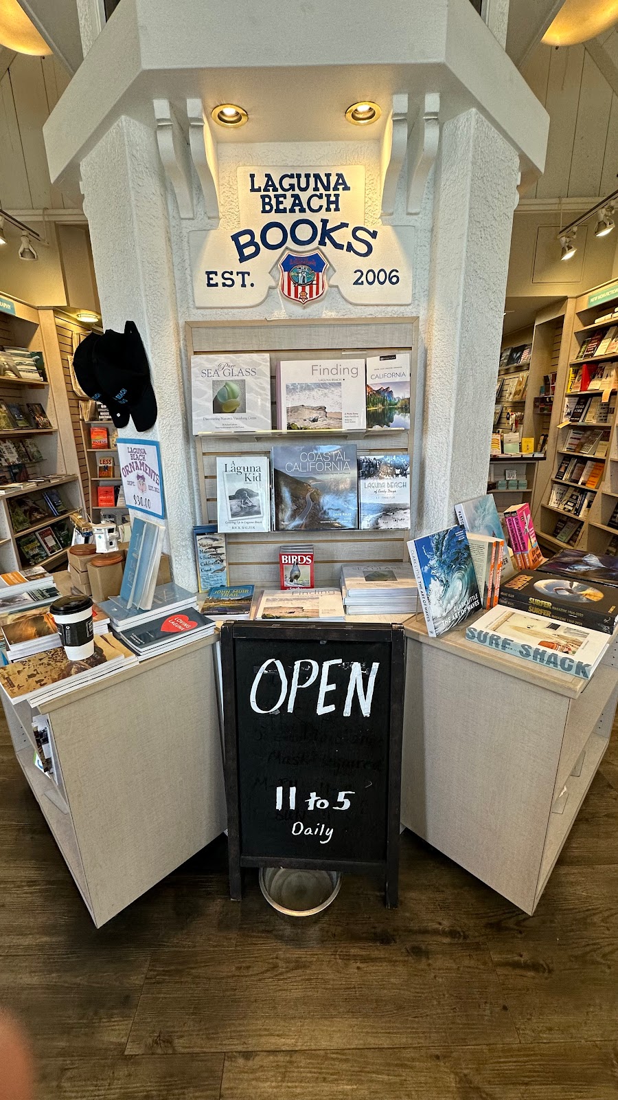 Laguna Beach Books | 1200 S Coast Hwy, Laguna Beach, CA 92651, USA | Phone: (949) 494-4779