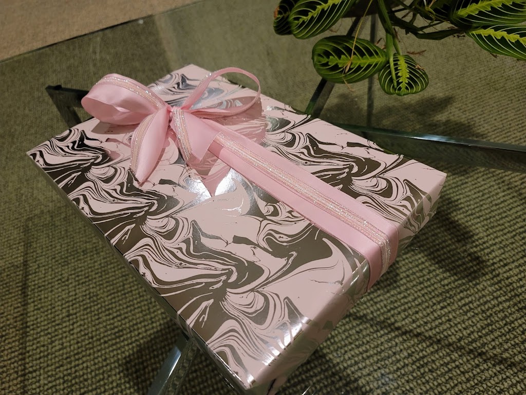 Thats A Wrap Creative Gift Wrapping & More | 7425 Melrose Ave, University City, MO 63130, USA | Phone: (314) 899-7973