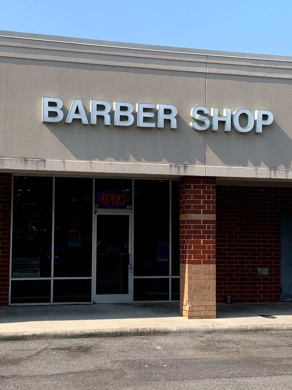 Colony Barber & Style Shop | 118 E Millbrook Rd, Raleigh, NC 27609, USA | Phone: (919) 846-2554