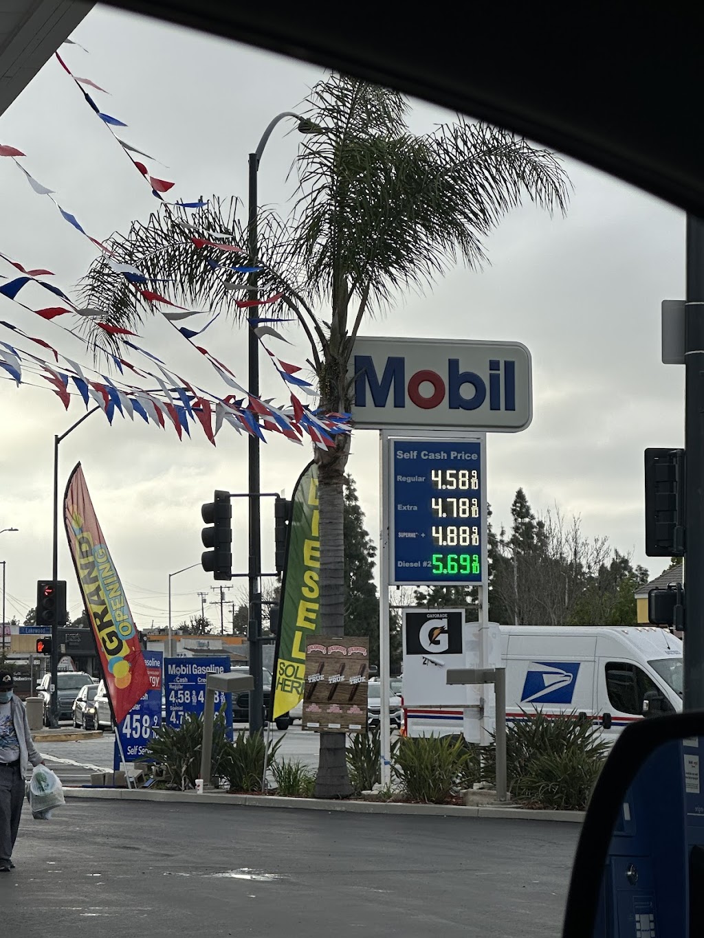 Mobil | 9002 Imperial Hwy., Downey, CA 90242, USA | Phone: (562) 862-4076