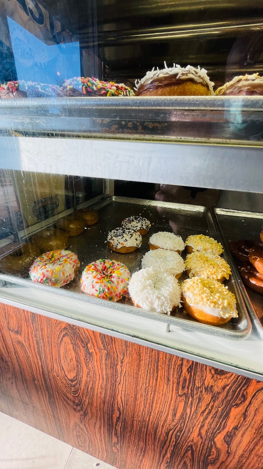 Christys Donuts | 1150 N Capitol Ave, San Jose, CA 95132, USA | Phone: (408) 923-1300