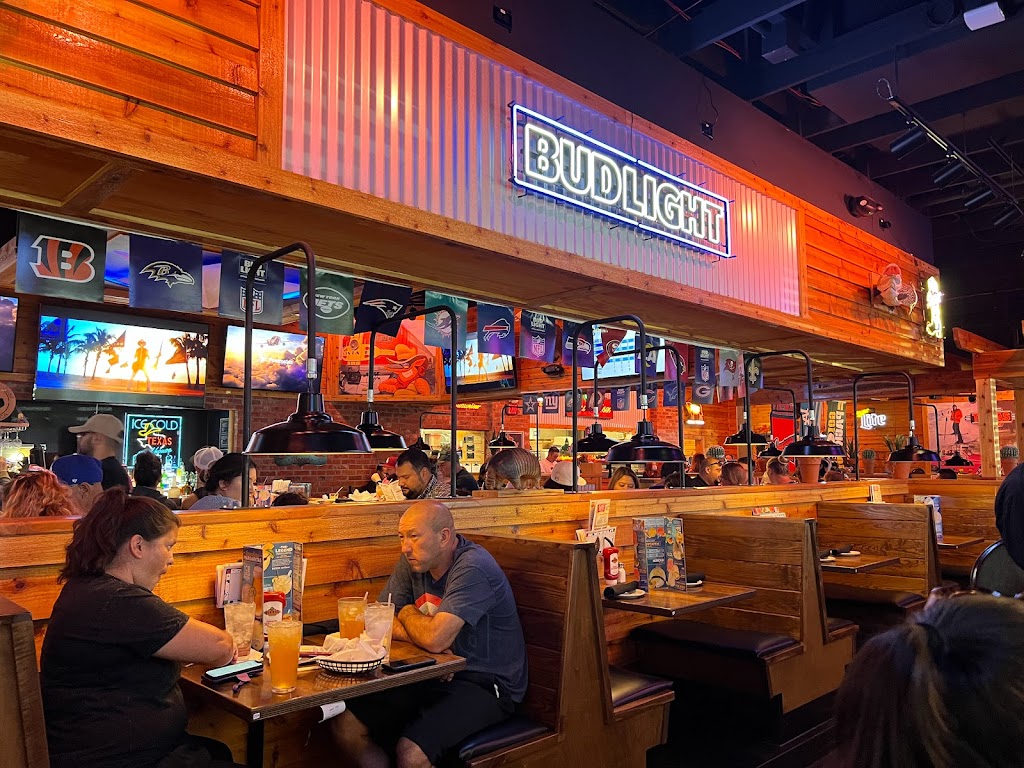 Texas Roadhouse | 980 W Renaissance Pkwy, Rialto, CA 92376 | Phone: (909) 787-7720