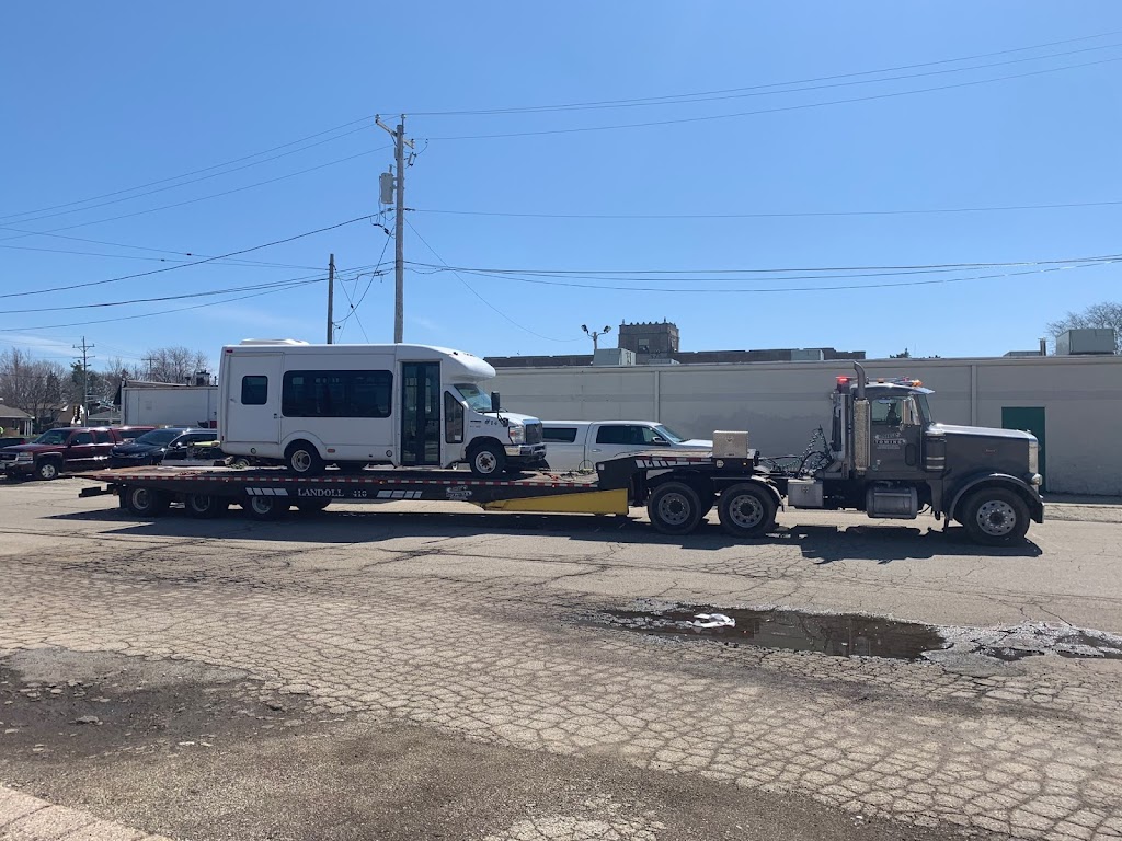 Craigs Towing | S2492 County Hwy BD, Baraboo, WI 53913, USA | Phone: (608) 356-7400