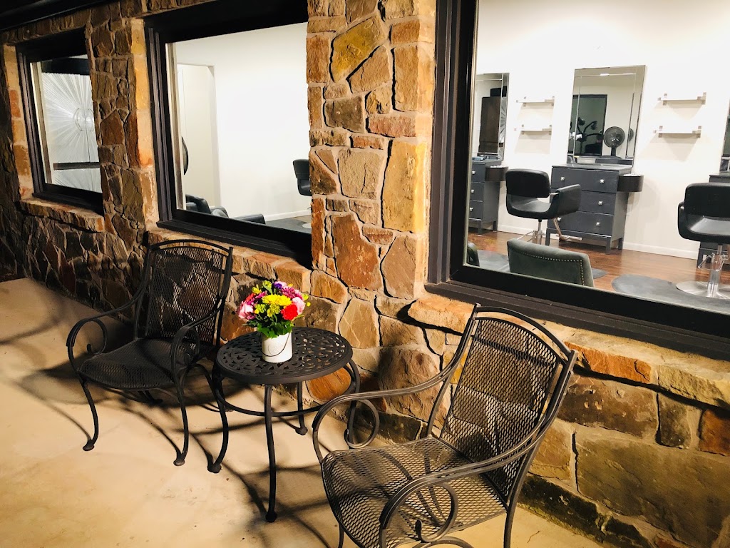 the Weatherford Boutique & Salon | 1715 Fort Worth Hwy, Weatherford, TX 76086, USA | Phone: (817) 304-5869
