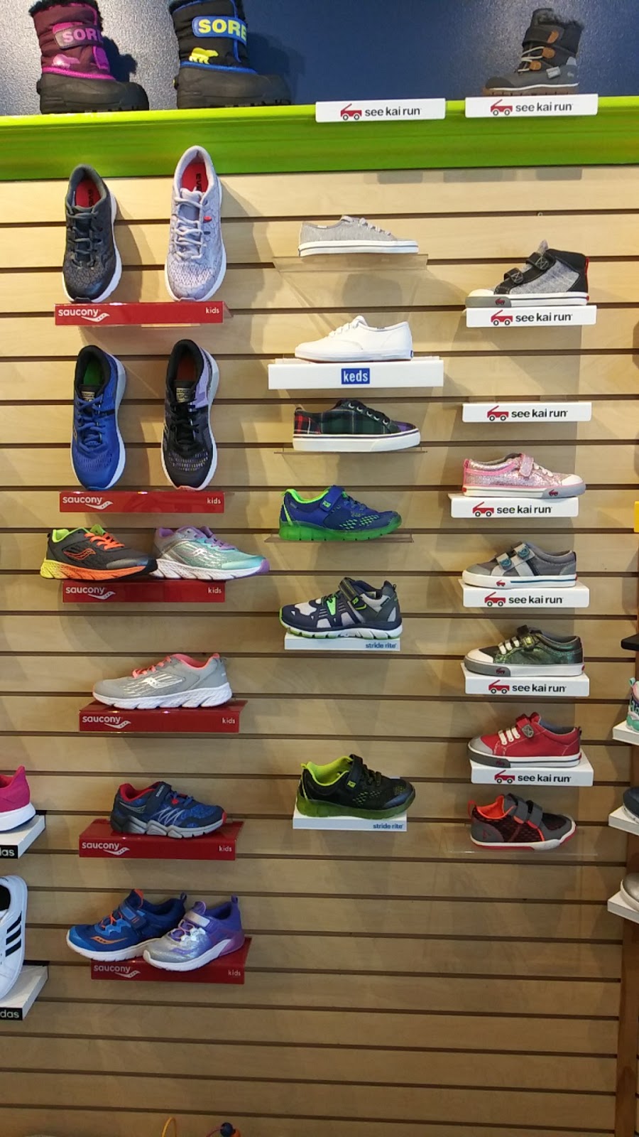 Little Feet Shoe Store | 201 University Blvd #103, Denver, CO 80206, USA | Phone: (303) 388-9535