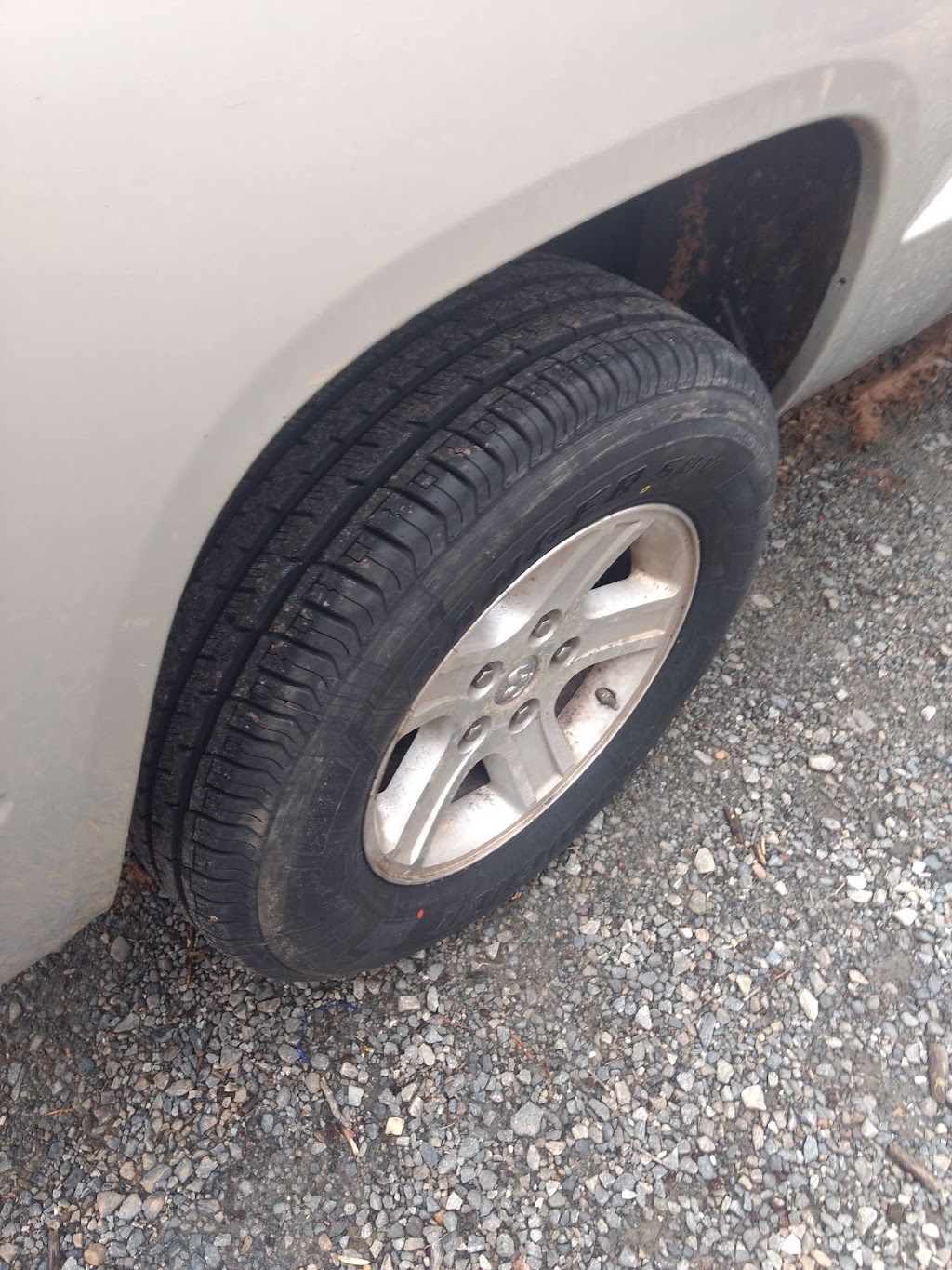 Lynns Tire Barn | 1444 W Harrison St, Reidsville, NC 27320, USA | Phone: (336) 342-2541