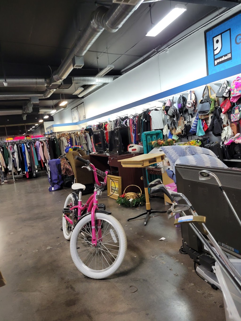 Goodwill Southern California Store & Donation Center | 557 N Azusa Ave, West Covina, CA 91791, USA | Phone: (626) 214-7592