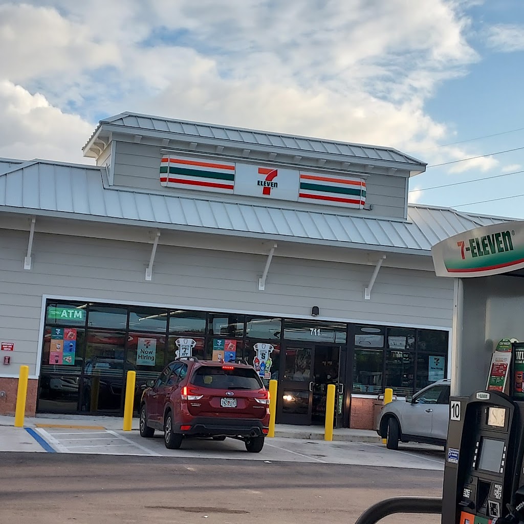 7-Eleven | 711 E Broad St, Groveland, FL 34736, USA | Phone: (352) 424-8802