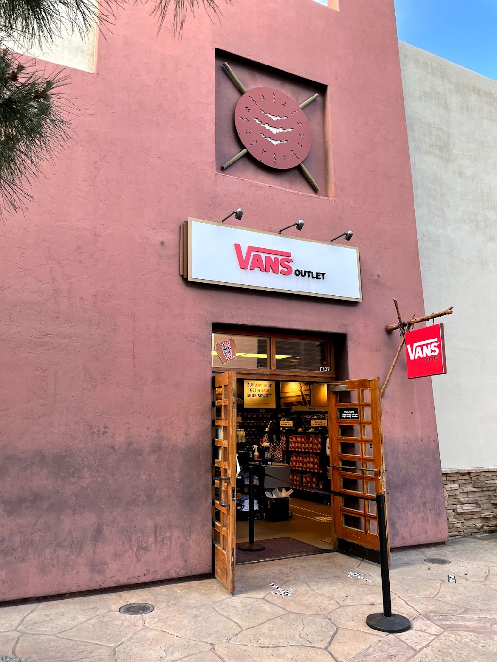 Vans | 5005 Willows Rd Bldg. F-107, Alpine, CA 91901, USA | Phone: (619) 659-3243