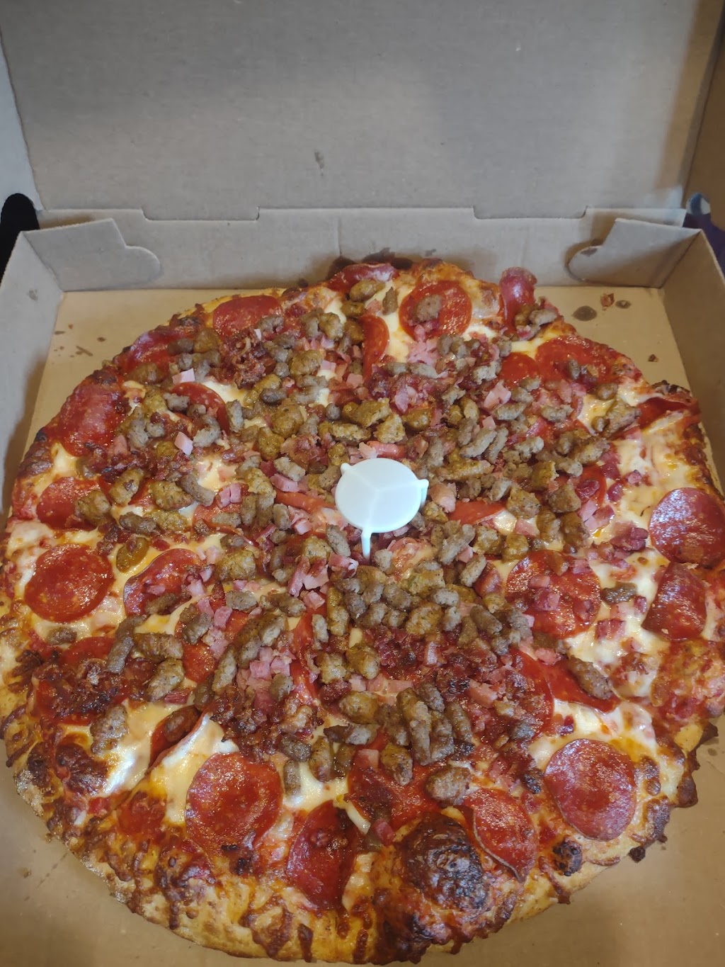 Foxs Pizza Den | 100 S Market St, Carmichaels, PA 15320, USA | Phone: (724) 966-2908